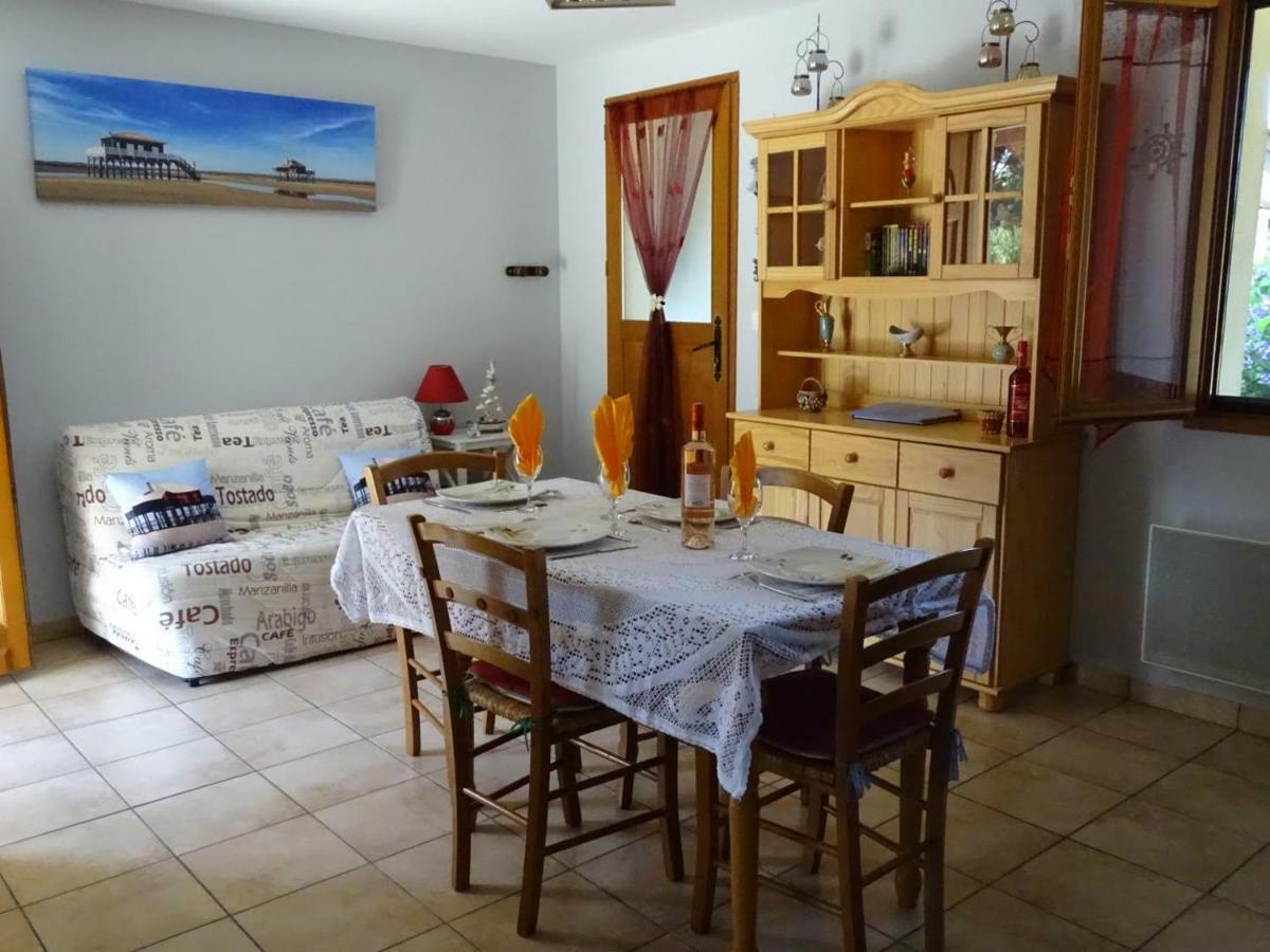 Gite Les Garbails Le Barp Exterior photo