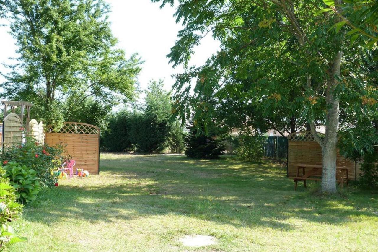 Gite Les Garbails Le Barp Exterior photo